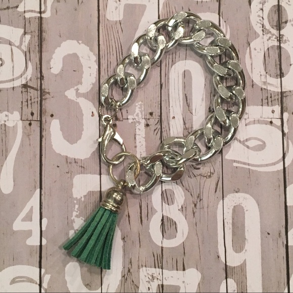Link Bracelet with Tassel Silver and Green - Picture 1 of 3